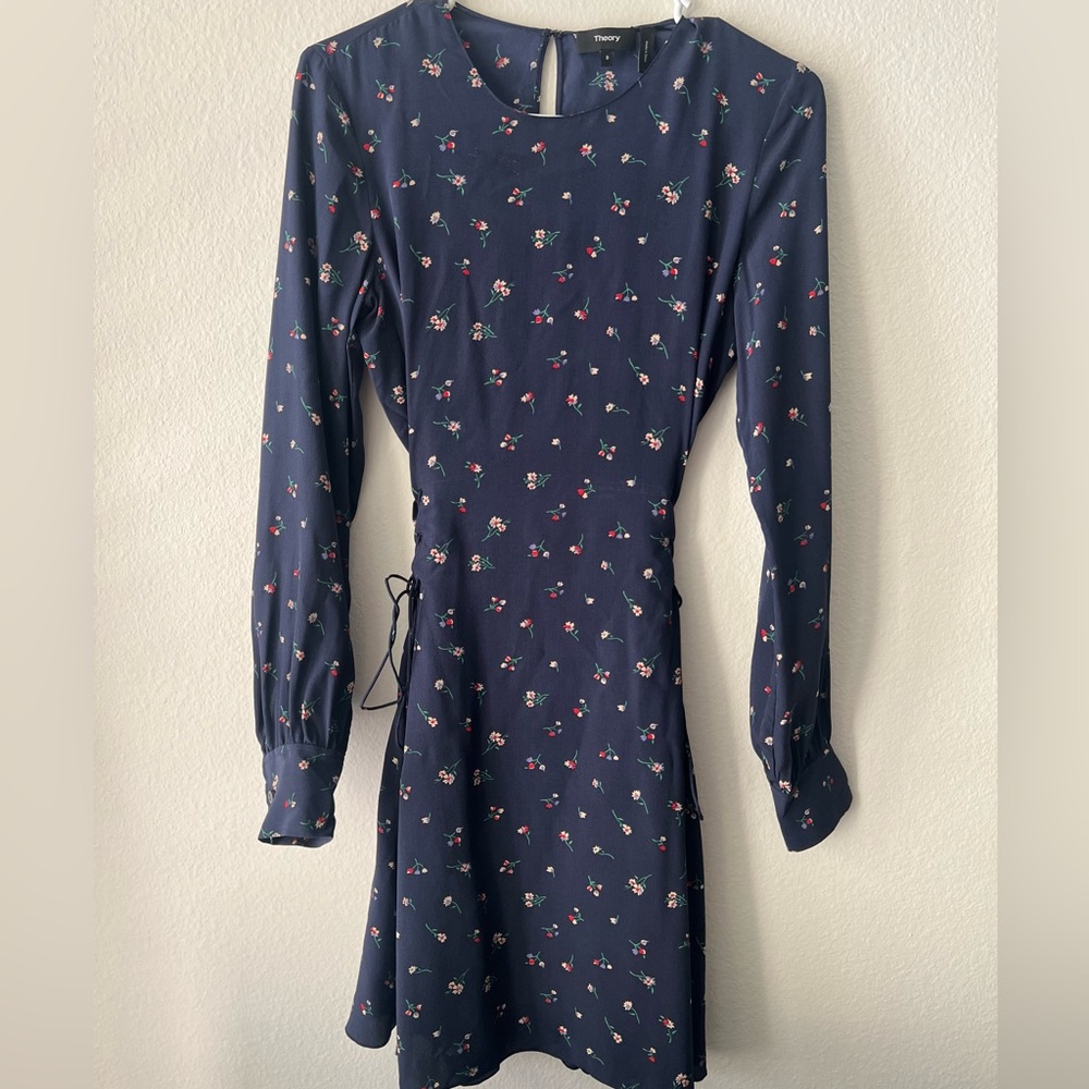 Theory Floral Print Lace-up Silk Dress
In Deep Navy Size 0 - Picture 6 of 12